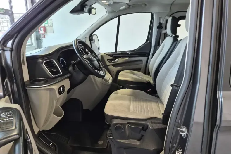 Ford Tourneo Custom din 2023 cu 60.145 km - oferta FOR205329 - foto 9