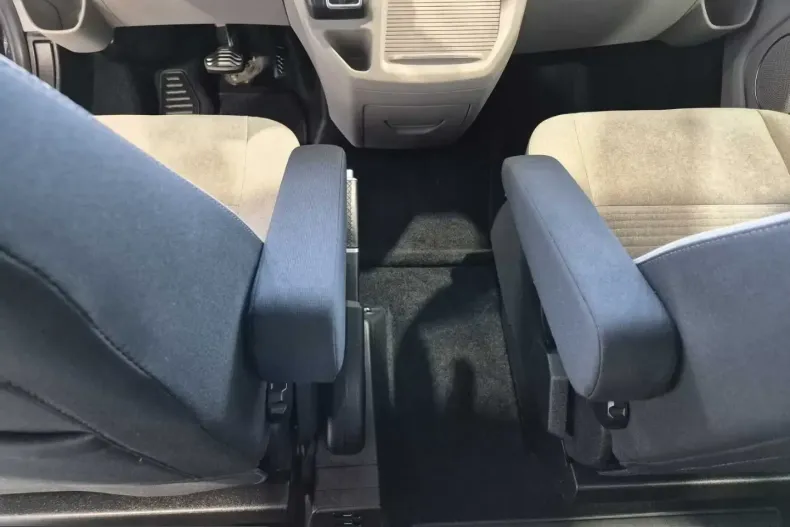 Ford Tourneo Custom din 2023 cu 60.145 km - oferta FOR205329 - foto 10