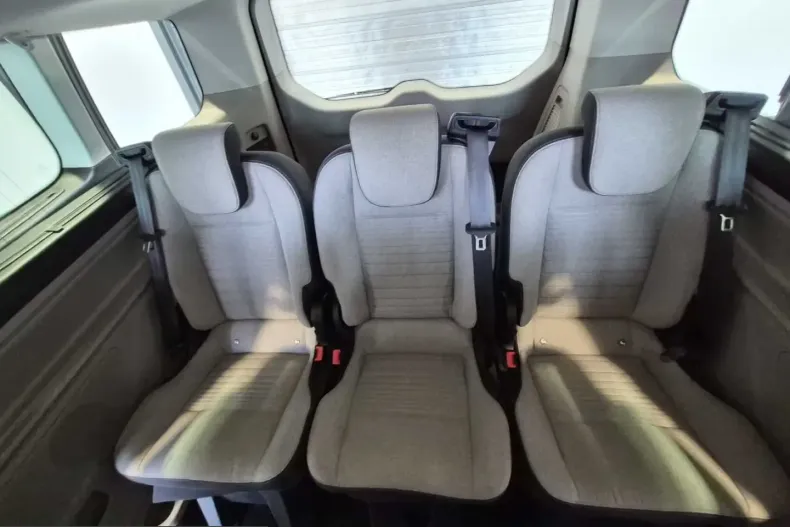 Ford Tourneo Custom din 2023 cu 60.145 km - oferta FOR205329 - foto 12