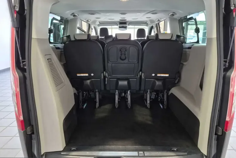 Ford Tourneo Custom din 2023 cu 60.145 km - oferta FOR205329 - foto 15