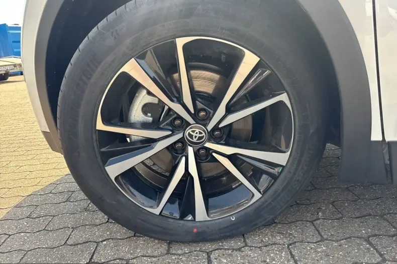 Toyota C-HR din 2025 cu 12.211 km - oferta TOY205331 - foto 6