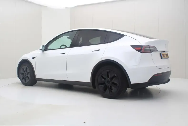 Tesla Model Y din 2024 cu 17.483 km - oferta TES205332 - foto 5