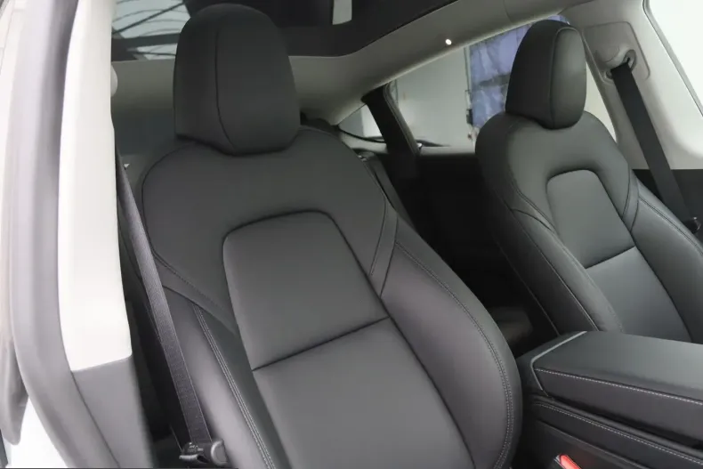 Tesla Model Y din 2024 cu 17.483 km - oferta TES205332 - foto 15