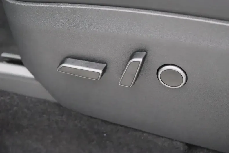 Tesla Model Y din 2024 cu 17.483 km - oferta TES205332 - foto 17