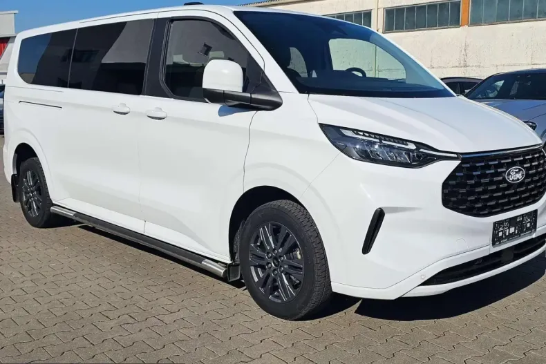 Ford Tourneo Custom din 2024 cu 57.122 km - oferta FOR205335 - foto 3