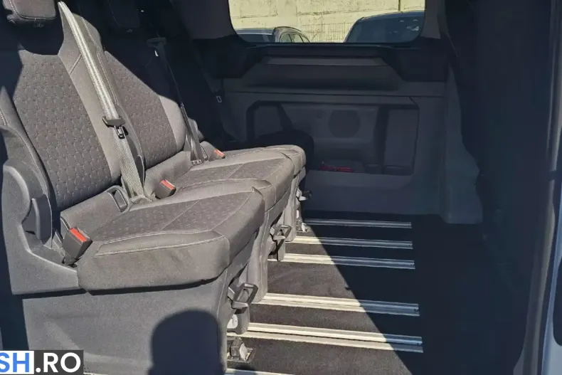 Ford Tourneo Custom din 2024 cu 57.122 km - oferta FOR205335 - foto 12
