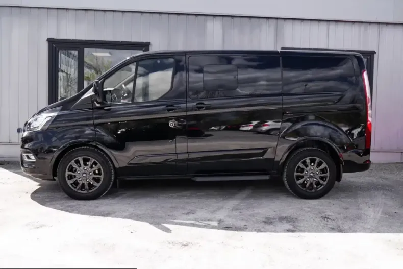 Ford Tourneo Custom din 2022 cu 50.200 km - oferta FOR205337 - foto 3