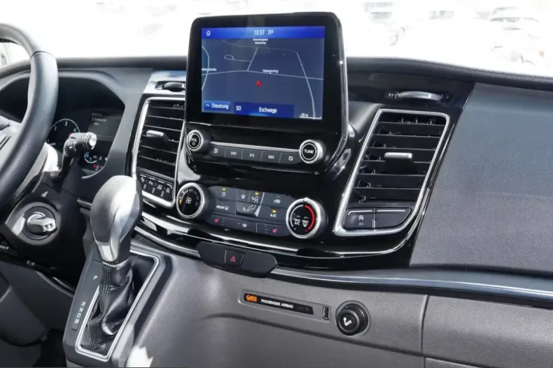 Ford Tourneo Custom din 2022 cu 50.200 km - oferta FOR205337 - foto 8