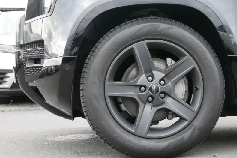 Land Rover Defender din 2024 cu 27.355 km - oferta LAN205338 - foto 6