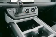 Land Rover Defender din 2024 cu 27.355 km - oferta LAN205338 - foto 12