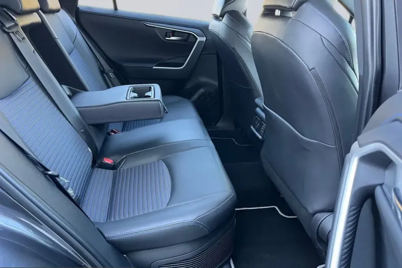 Toyota RAV4 din 2025 cu 15.048 km - oferta TOY205339 - foto 7