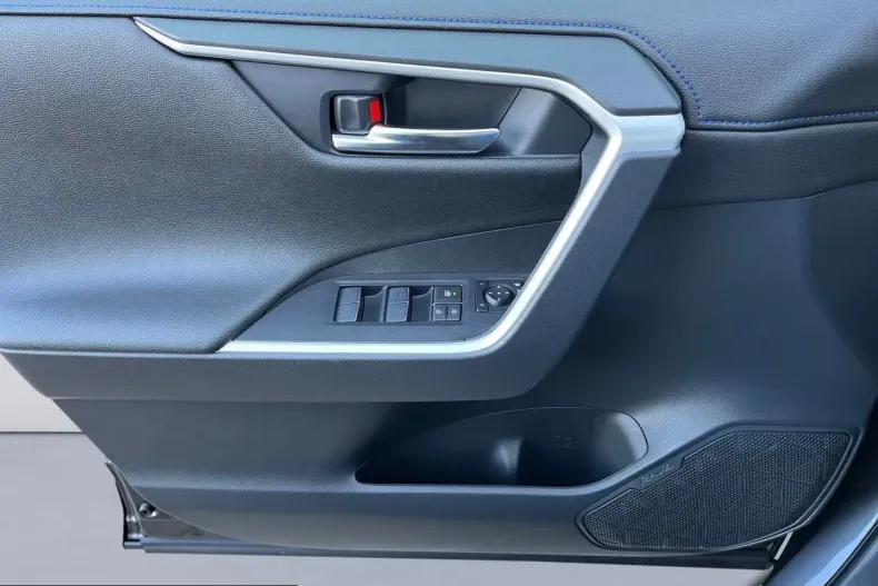 Toyota RAV4 din 2025 cu 15.048 km - oferta TOY205339 - foto 13