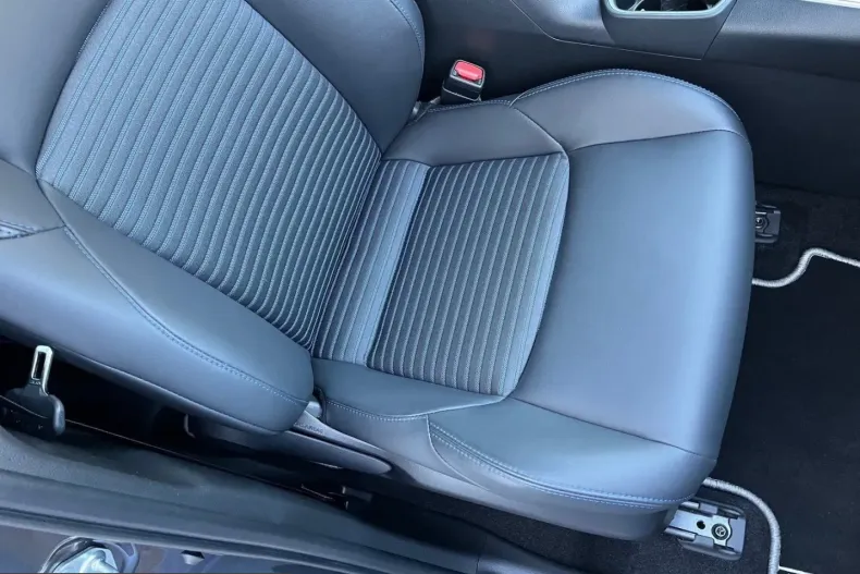 Toyota RAV4 din 2025 cu 15.048 km - oferta TOY205339 - foto 17