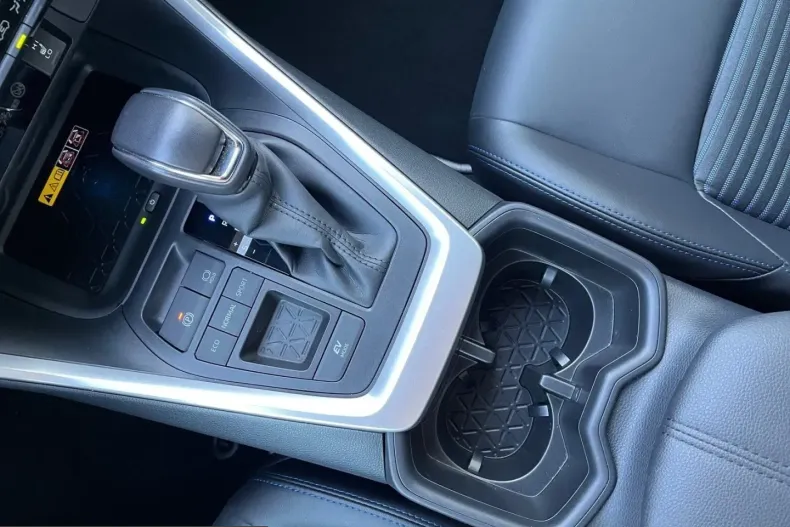 Toyota RAV4 din 2025 cu 15.048 km - oferta TOY205339 - foto 23