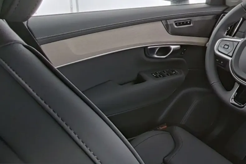 Volvo XC90 din 2025 cu 19.267 km - oferta VOL205344 - foto 12