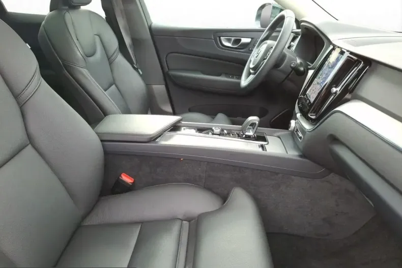 Volvo XC60 din 2024 cu 15.620 km - oferta VOL205345 - foto 18