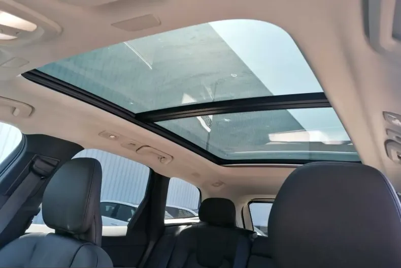 Volvo XC60 din 2025 cu 13.297 km - oferta VOL205347 - foto 3