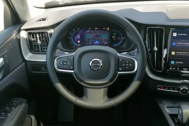 Volvo XC60 din 2025 cu 13.297 km - oferta VOL205347 - foto 5