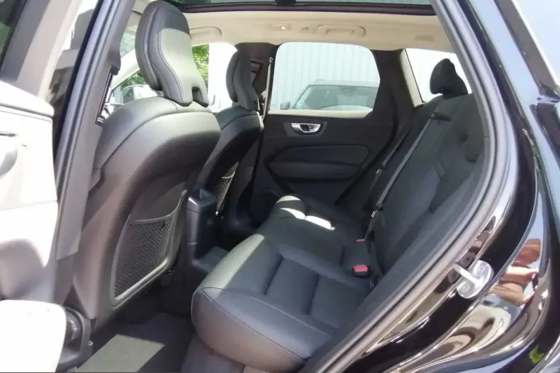 Volvo XC60 din 2025 cu 13.297 km - oferta VOL205347 - foto 12