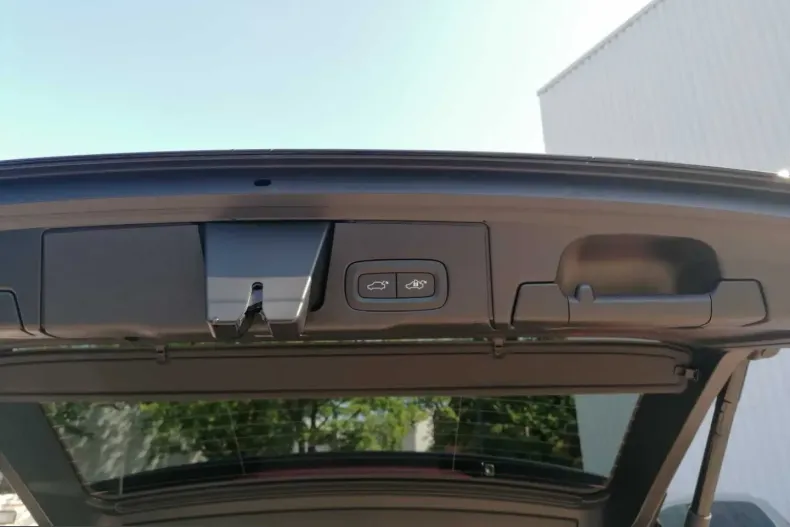 Volvo XC60 din 2025 cu 13.297 km - oferta VOL205347 - foto 14