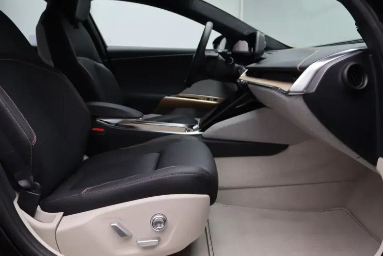 Lucid Air din 2024 cu 14.350 km - oferta LUC205350 - foto 11