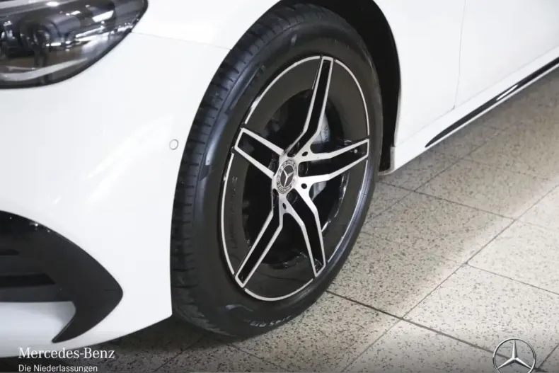 Mercedes-Benz E 400 (Clasa E) din 2024 cu 23.000 km - oferta MER205351 - foto 8