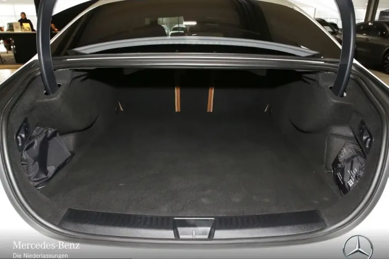 Mercedes-Benz E 400 (Clasa E) din 2024 cu 23.000 km - oferta MER205351 - foto 9