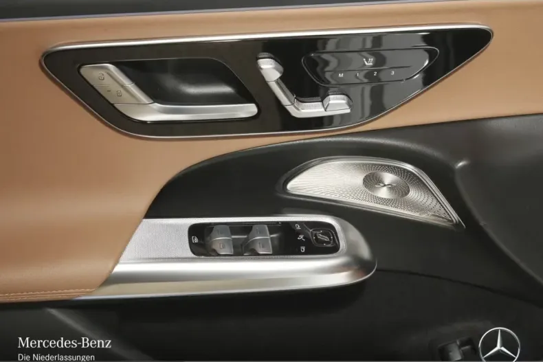 Mercedes-Benz E 400 (Clasa E) din 2024 cu 23.000 km - oferta MER205351 - foto 11