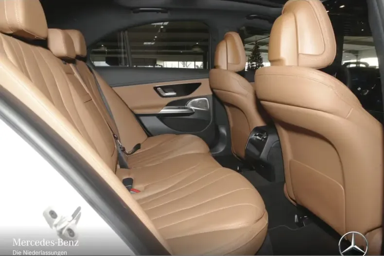 Mercedes-Benz E 400 (Clasa E) din 2024 cu 23.000 km - oferta MER205351 - foto 13