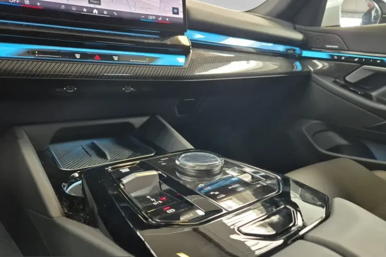 BMW 520 (Seria 5) din 2025 cu 9.650 km - oferta BMW205362 - foto 10