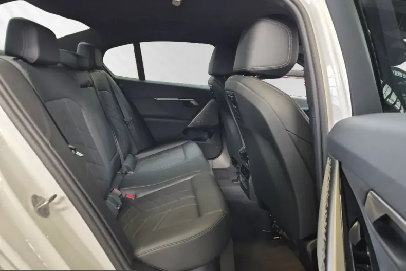 BMW 520 (Seria 5) din 2025 cu 9.650 km - oferta BMW205362 - foto 11