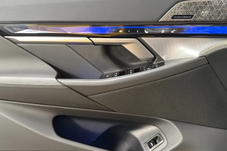 BMW M5 (Seria 5) din 2025 cu 10.650 km - oferta BMW205363 - foto 14