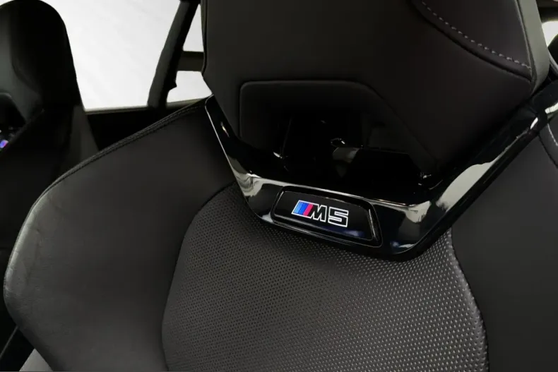 BMW M5 (Seria 5) din 2025 cu 10.650 km - oferta BMW205363 - foto 16