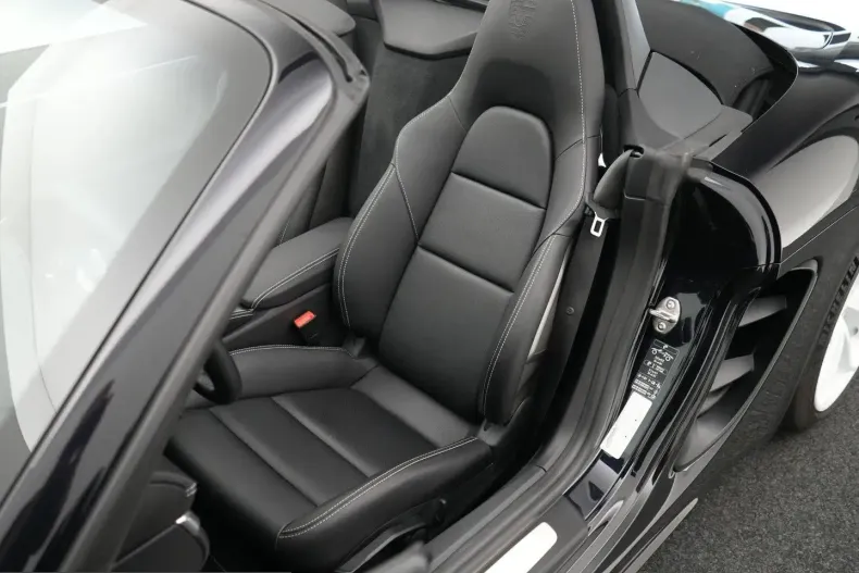 Porsche Boxster din 2025 cu 7.000 km - oferta POR205367 - foto 4