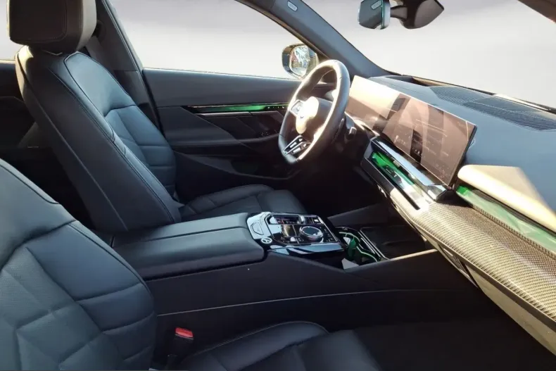 BMW 520 (Seria 5) din 2025 cu 8.964 km - oferta BMW205373 - foto 8