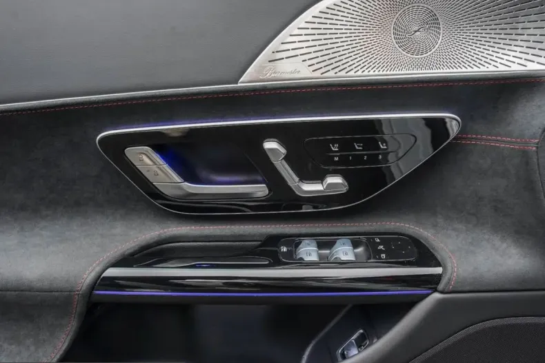 Mercedes-Benz SL 55 AMG (Clasa SL) din 2024 cu 16.300 km - oferta MER205379 - foto 13