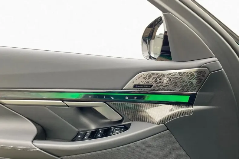 BMW M5 (Seria 5) din 2025 cu 10.230 km - oferta BMW205381 - foto 14