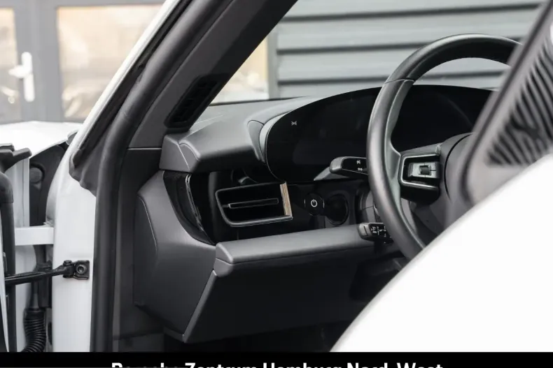 Porsche Taycan din 2024 cu 18.867 km - oferta POR205384 - foto 21