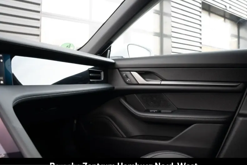 Porsche Taycan din 2024 cu 18.867 km - oferta POR205384 - foto 35