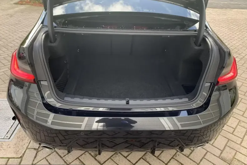 BMW 330 (Seria 3) din 2024 cu 50.834 km - oferta BMW205389 - foto 9