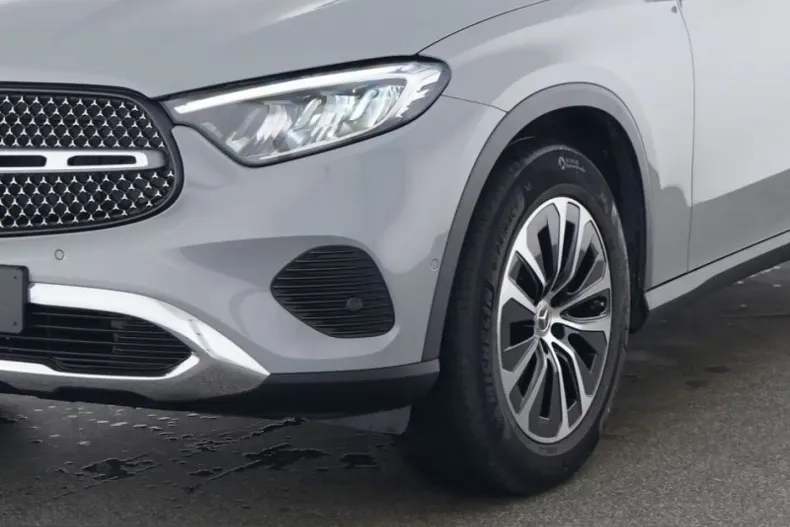 Mercedes-Benz GLC 200 (Clasa GLC) din 2025 cu 18.000 km - oferta MER205391 - foto 3