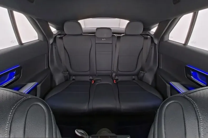 Mercedes-Benz GLC 200 (Clasa GLC) din 2025 cu 18.000 km - oferta MER205391 - foto 8