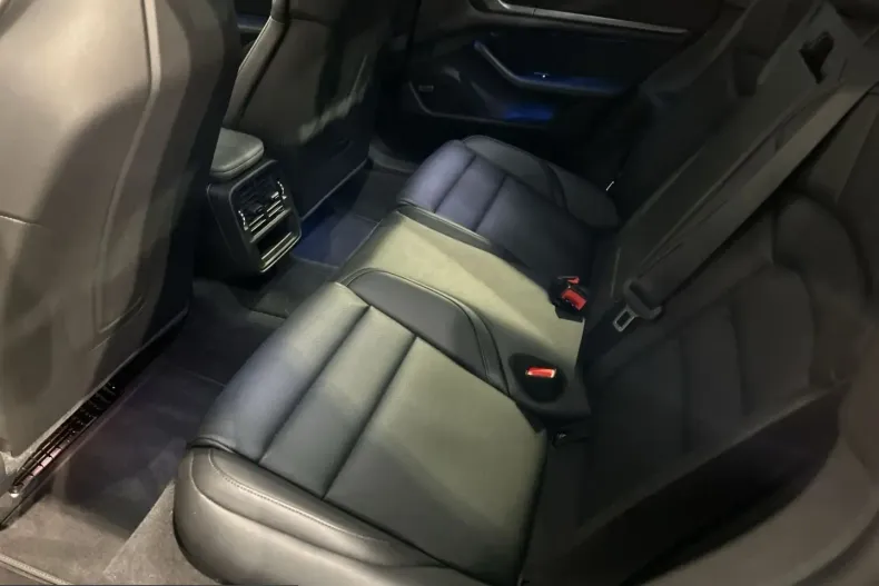 Porsche Taycan din 2024 cu 21.350 km - oferta POR205393 - foto 16