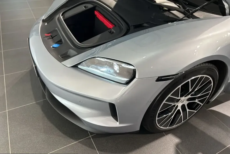 Porsche Taycan din 2024 cu 21.350 km - oferta POR205393 - foto 19