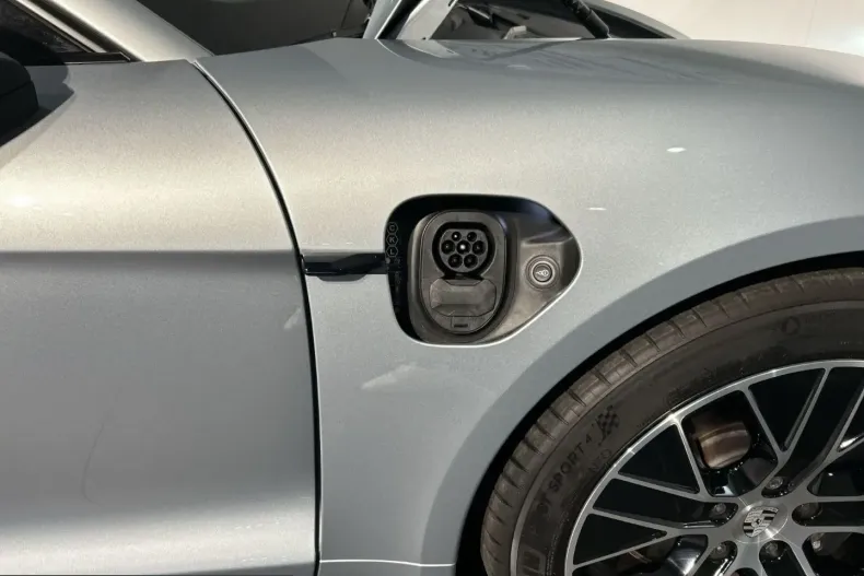 Porsche Taycan din 2024 cu 21.350 km - oferta POR205393 - foto 22