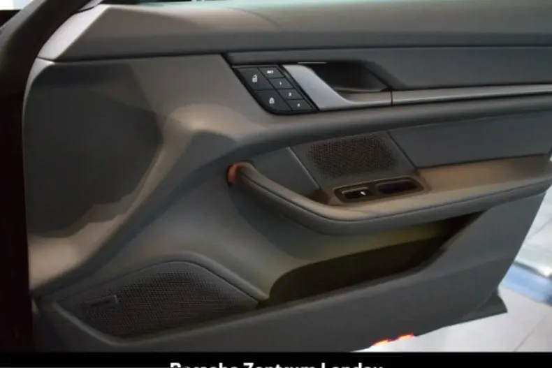 Porsche Taycan din 2024 cu 26.911 km - oferta POR205395 - foto 26