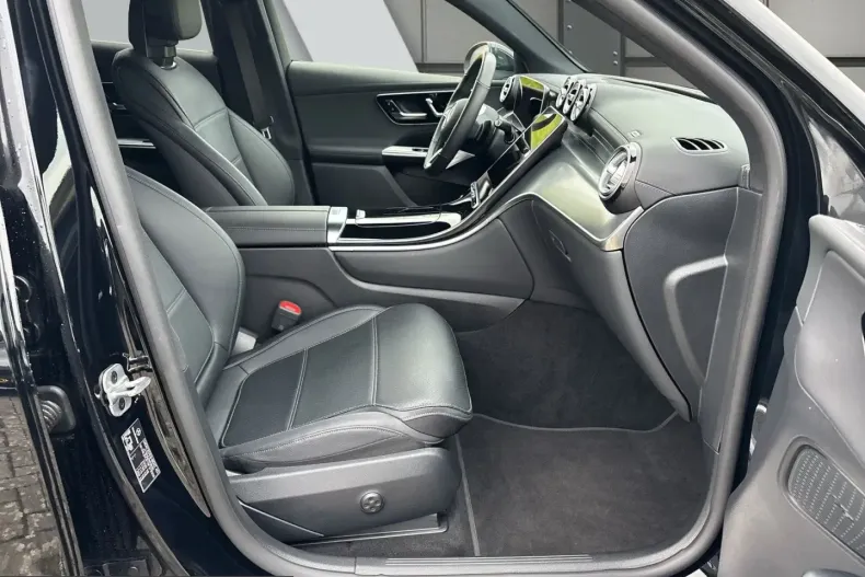 Mercedes-Benz GLC 200 (Clasa GLC) din 2025 cu 24.637 km - oferta MER205409 - foto 9