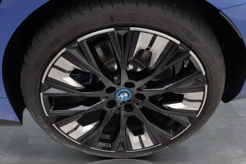 BMW i4 (Seria 4) din 2025 cu 29.583 km - oferta BMW205423 - foto 18