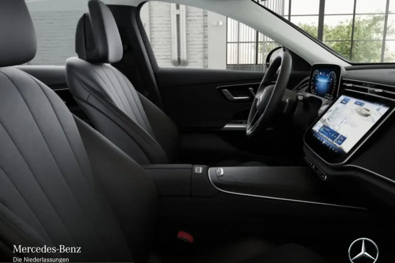 Mercedes-Benz E 400 (Clasa E) din 2024 cu 12.025 km - oferta MER205428 - foto 9