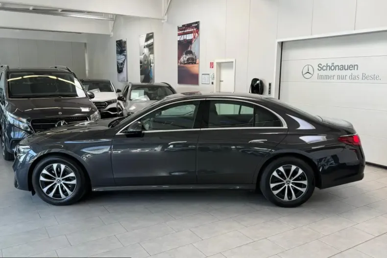 Mercedes-Benz E 220 (Clasa E) din 2025 cu 8.612 km - oferta MER205432 - foto 3
